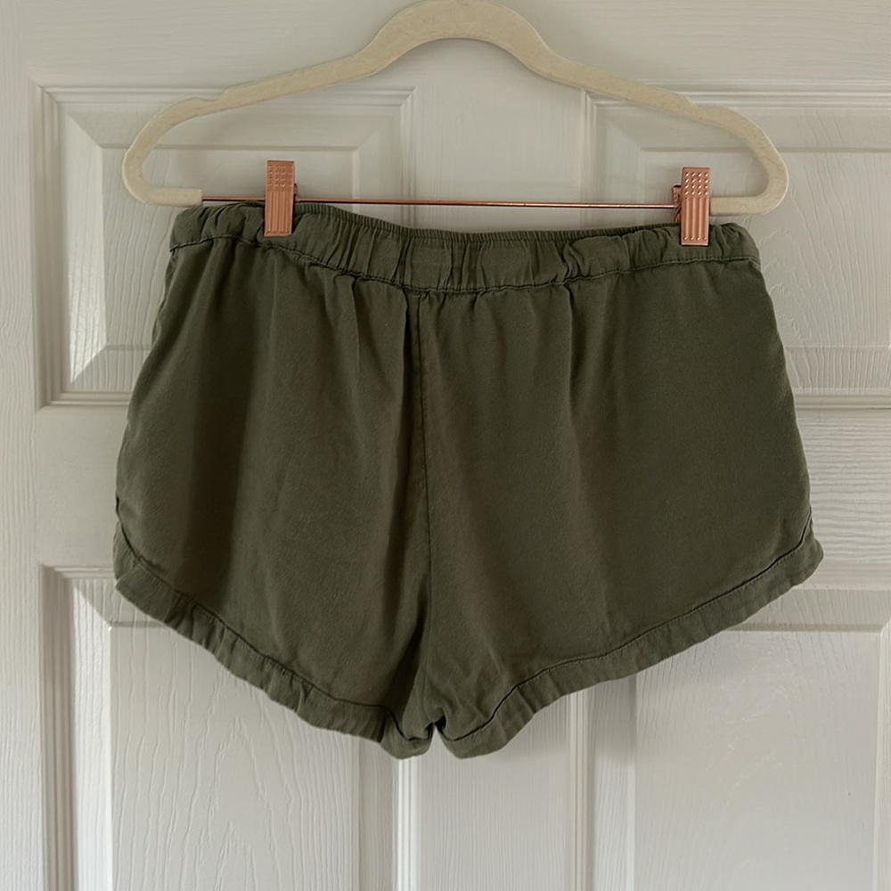 Green Roxy shorts (Medium) - Picture 2 of 4